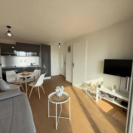 Apartment Valras-loc Casino - Moderne Et Vue